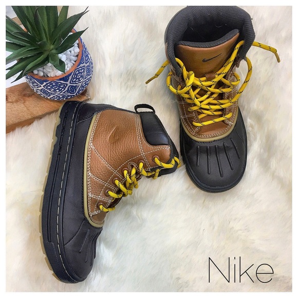 nike woodside boots kids